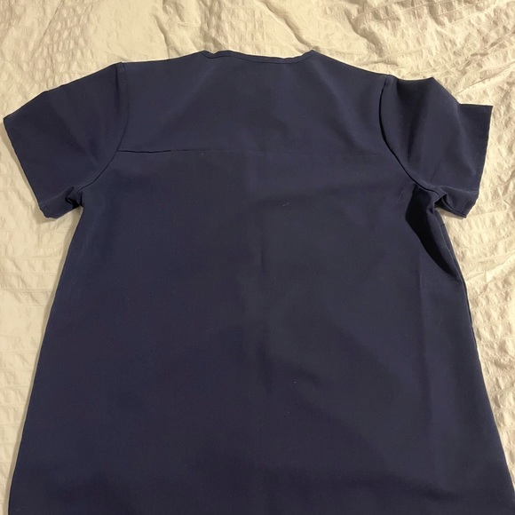 Figs limited edition Arura scrub top - Picture 5 of 5